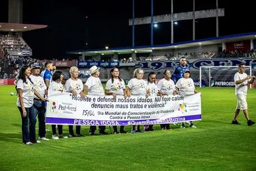 
			
				De virada, CSA vence o Manaus e volta ao G8 da Série C: 2 a 1
			
			