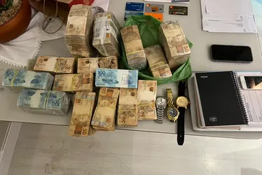 
			
				PF prende 10 suspeitos de lavar dinheiro do tráfico de drogas
			
			