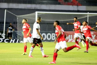
				Saiba porque Renan Bressan foi importante para o CRB em 2021; meia não renovou contrato
			
			