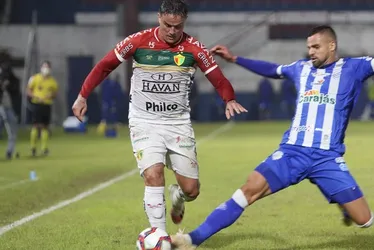 
			
				CSA venceu o Brusque no primeiro turno, por 3 a 2; relembre como foi a partida
			
			