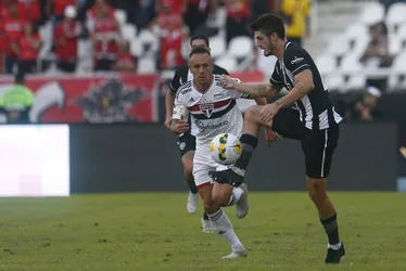 
			
				Lucas Piazón admite "começo difícil" do Botafogo no Brasileirão
			
			