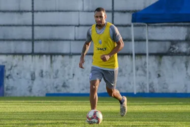 
			
				No aniversário de 108 anos, CSA visita o Guarani, em busca da 1ª vitória na Série B no retorno de Mozart
			
			