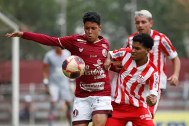 
				Já desclassificado, CRB suporta pressão e vence o Juventus-SP da despedida da Copinha: 1 a 0
			
			
