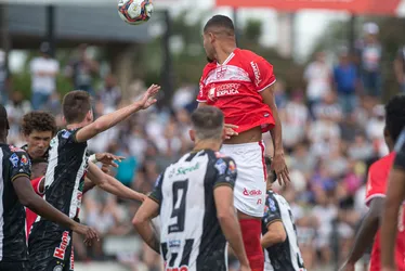 
			
				Em partida apagada, CRB perde para o Operário e dá adeus ao sonho do acesso à Série A: 2 a 1
			
			
