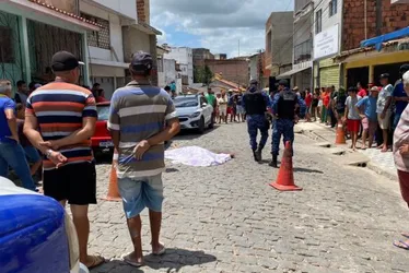 
			
				Sargento da Polícia Militar é assassinado a tiros em Joaquim Gomes
			
			
