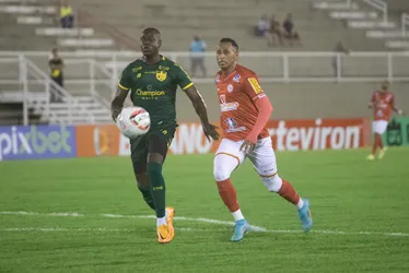 
			
				CRB vence Tombense no sufoco e praticamente garante permanência na Série B: 2 a 1
			
			