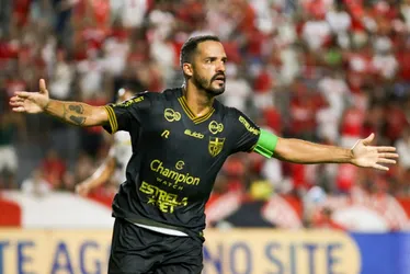
			
				Sem marcar há sete jogos, Anselmo vive sua pior seca na Série B 2023
			
			