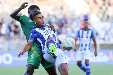 
			
				Em estreia pelo Alagoano, CSA vence Coruripe com gol polêmico: 1x0
			
			