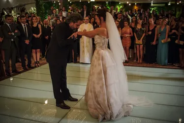 
			
				'Império': Maria Clara humilha Enrico e aproveita festa de casamento sem o noivo
			
			