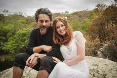 
			
				Marina Ruy Barbosa admite desconforto da mãe com suas cenas quentes em 'Império'
			
			