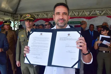 
			
				Paulo Dantas assina decreto que autoriza Polícia Militar a lavrar TCO
			
			