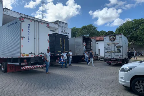 
				Mais de 8 mil urnas começam a ser distribuídas para 1.011 pontos de votação em Alagoas
			
			