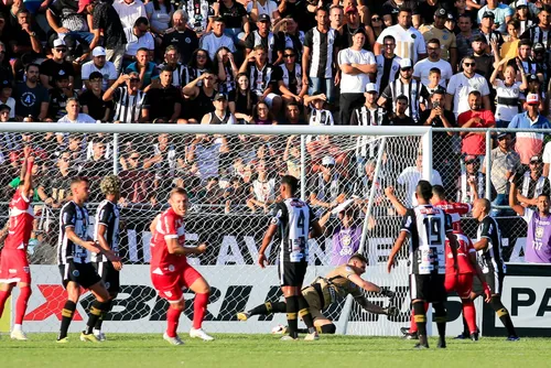 
				CRB vence ASA e leva boa vantagem para o duelo de volta da decisão
			
			