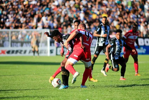 
				CRB vence ASA e leva boa vantagem para o duelo de volta da decisão
			
			