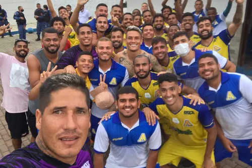 
				Destaque na vitória do Desportivo Aliança, Luciano ameniza protagonismo: 'Fui feliz'
			
			