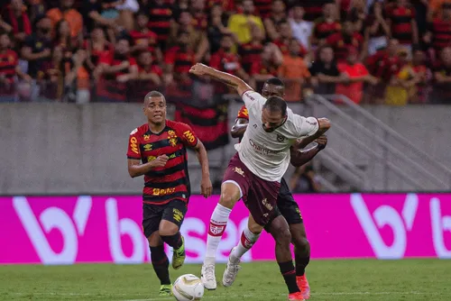
				CRB reage no 2º tempo, mas perde para o Sport em Pernambuco e cai no Nordestão: 3 a 1
			
			