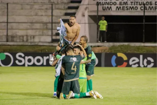 
				Em busca da liderança na Copa do NE, CSA recebe o Altos-PI, que ainda luta por uma vaga
			
			