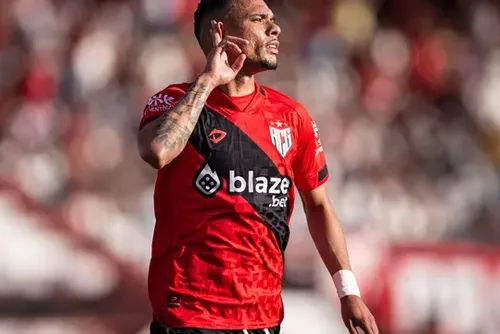 
				CRB joga mal e estreia com derrota para Atlético-GO, na Série B: 2x1
			
			