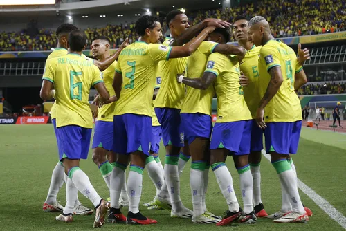 
				Brasil goleia Bolívia na estreia pelas Eliminatórias da Copa 2026: 5x1
			
			