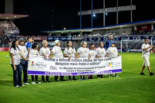 
				De virada, CSA vence o Manaus e volta ao G8 da Série C: 2 a 1
			
			