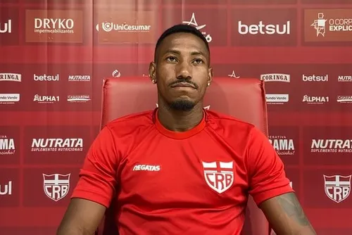 
				Apesar de não ser fácil, CRB segue tentando renovar com o atacante Pablo Dyego
			
			