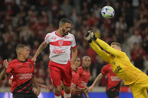 
				CRB cai para Athletico nos pênaltis e está eliminado da Copa do Brasil
			
			