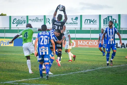 
				Em Maceió, CSA e Paysandu buscam vitória e R$ 1,9 mi na Copa do Brasil nesta quarta (16)
			
			