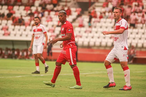 
				CRB fica no empate com o Náutico, nos Aflitos, pela Copa NE: 2 a 2
			
			
