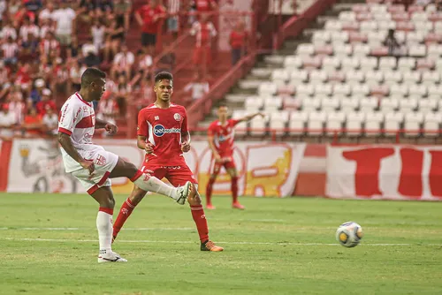
				CRB fica no empate com o Náutico, nos Aflitos, pela Copa NE: 2 a 2
			
			