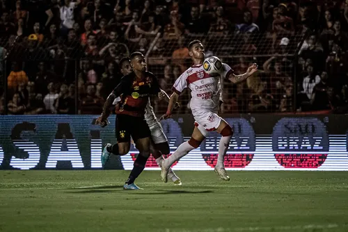 
				Goleada na Ilha! CRB perde para o Sport e se despede da Copa NE: 4x0
			
			