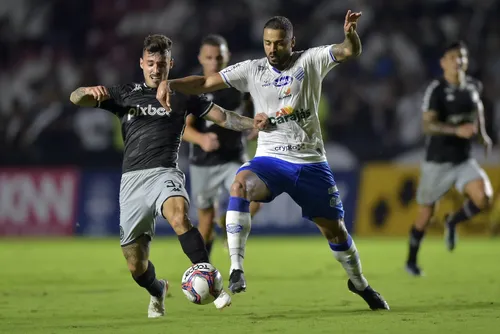 
				De virada, CSA vence o Vasco, em pleno São Januário, e sobe uma posição na tabela: 3 a 1
			
			
