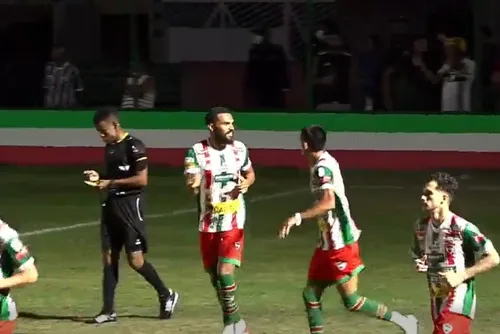 
				CSE sobra no 2º tempo e massacra o Jaciobá pela 3ª rodada do Alagoano 2022: 6 a 0
			
			
