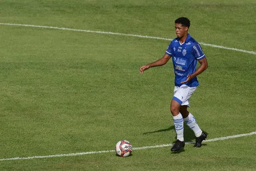 
				CSA contrata Werley, empresta três atletas e anuncia Leandro Souza como coordenador de futebol
			
			
