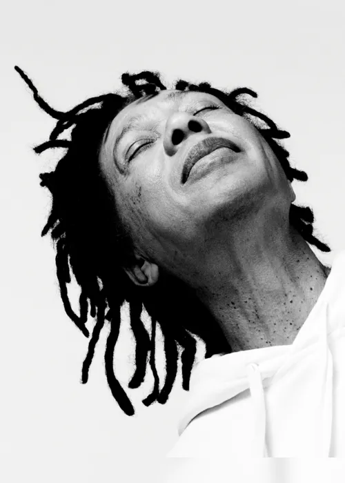 
			
				Djavan lança 'D', álbum escrito em Alagoas e que celebra o amor e a esperança
			
			
