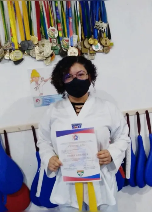 
			
				Campeã alagoana de taekwondo, ex-atleta da seleção brasileira pede ajuda para disputar campeonato na Bahia
			
			
