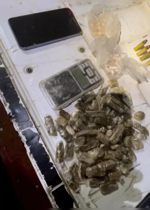 
			
				Trio é detido com objetos furtados de residência e drogas em Arapiraca
			
			