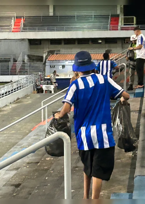 
			
				Azulino explica iniciativa de limpar as arquibancadas do Rei Pelé
			
			