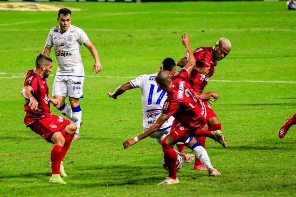 
				
					Com gol de pênalti de Diego Torres, CRB vence o CSA pela Série B: 1 a 0
				
				