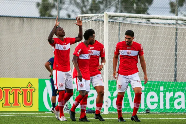 
				
					No Estádio da UFAL, CRB bate Aliança por 1 a 0 no jogo de ida da semifinal do Alagoano
				
				