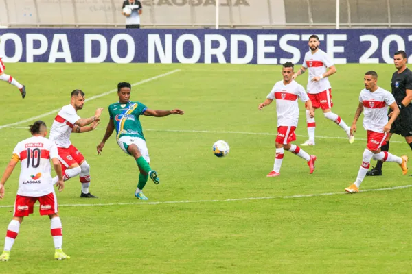 
				
					CRB fica no empate com o Altos-PI e enfrenta o Bahia na próxima fase do Nordestão: 1 a 1
				
				