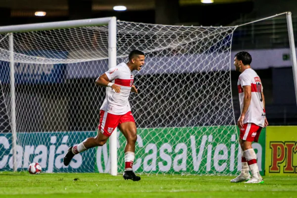 
				
					CRB vence o Aliança por 2 a 1 e fará clássico contra o CSA na decisão do Campeonato Alagoano
				
				