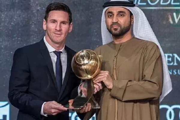 
				
					Messi recebe troféu de jogador do ano em premiação nos Emirados
				
				