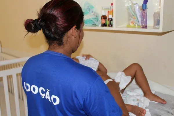 
				
					Alagoas tem seis vezes mais candidatos a pais do que crianças para adoção
				
				