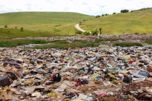 
				
					Lixo hospitalar ameaça equilíbrio ambiental e expõe catadores à contaminação
				
				