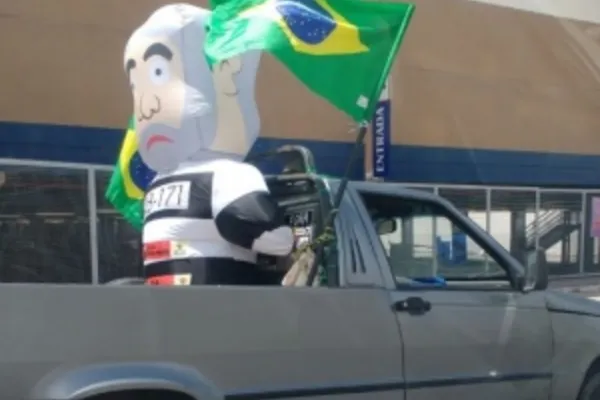 
				
					VÍDEO: movimento faz carreata em Maceió após Lula ser alvo da Lava Jato
				
				