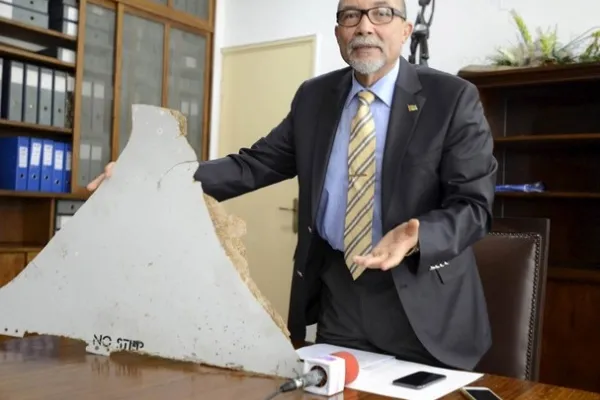 
				
					Desaparecimento do voo MH370 segue um mistério passados 2 anos
				
				