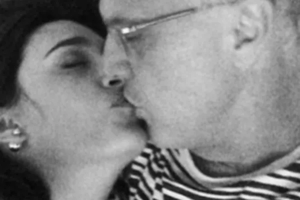 
				
					Pedro Bial é paparicado pela mulher no aniversário: 'O mais amado'
				
				