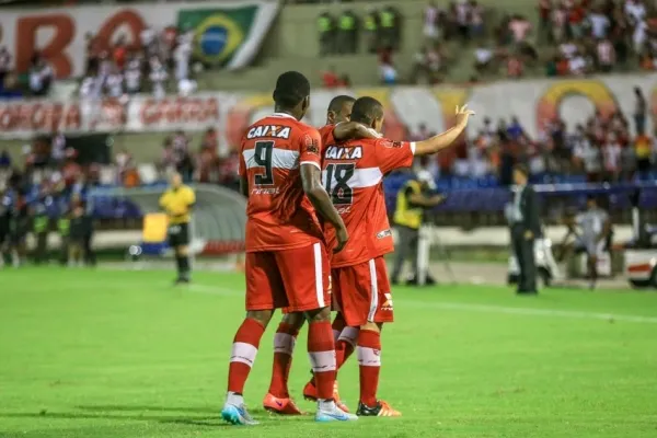 
				
					CRB vence o Coruripe por 2 a 0 e encaminha classificação à final do Alagoano
				
				