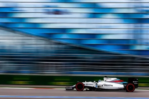 
				
					Hamilton volta a ter problemas, e Nico tem caminho livre para pole na Rússia
				
				