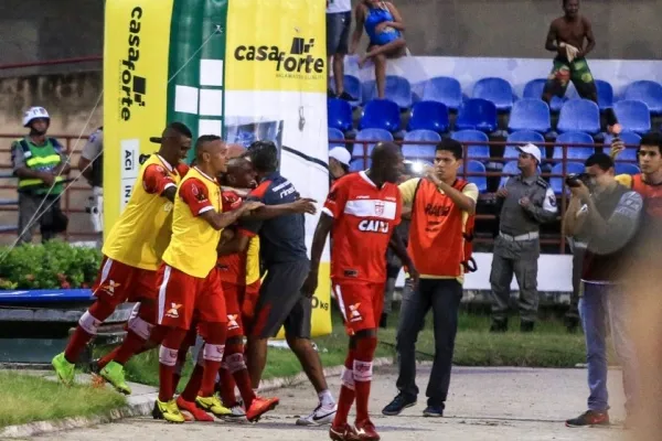 
				
					Último ato: CSA e CRB decidem título do Campeonato Alagoano neste domingo
				
				